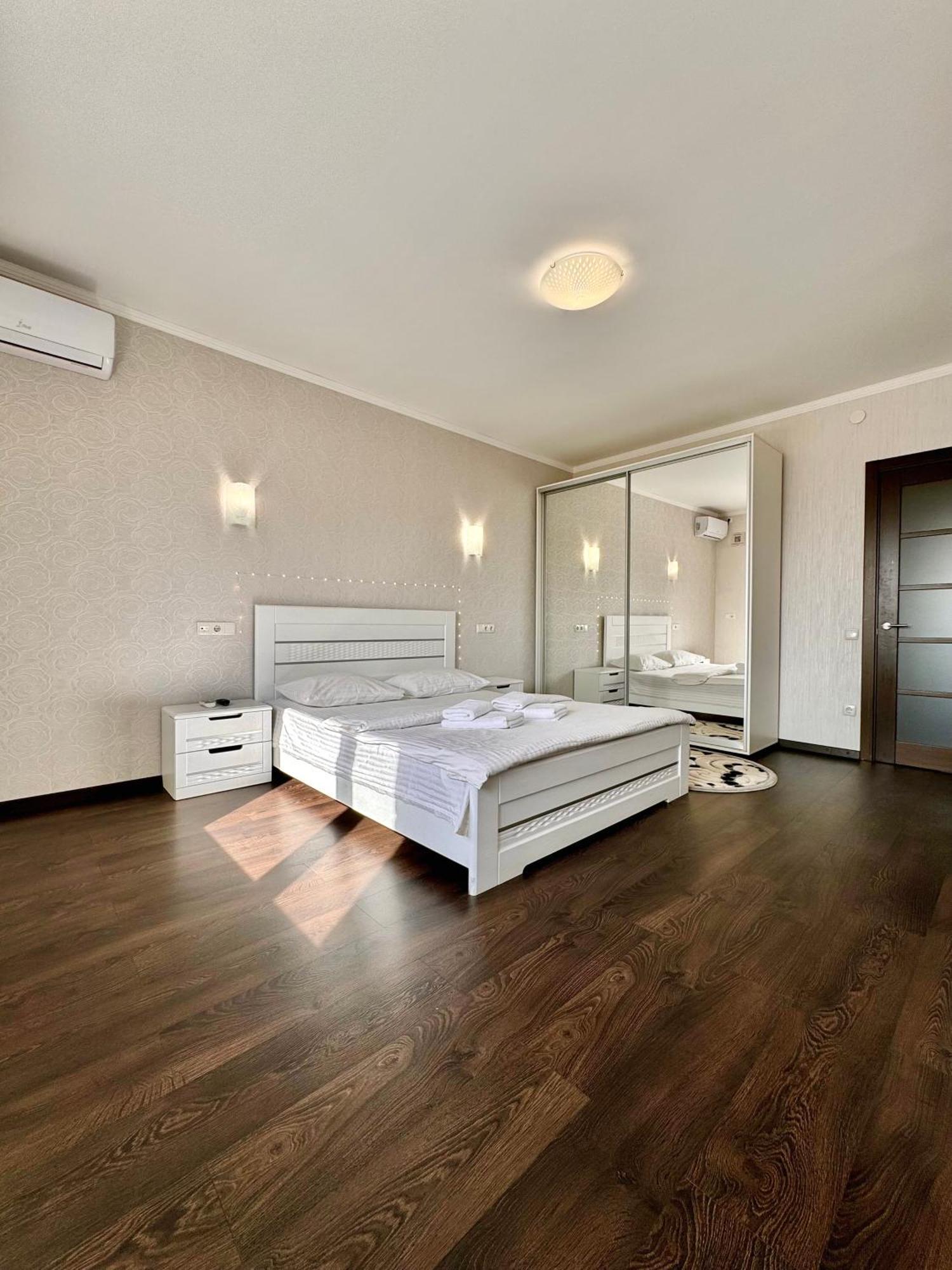 Apartpoltava Світлі Просторі Апартаменти 80М2 , 2-Окремі Кімнати, Новобудова Центр Чек Банківський ภายนอก รูปภาพ